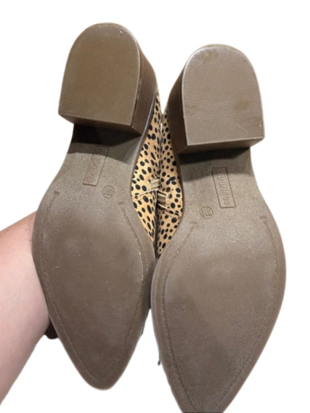 Maurices Amanda Leopard Stitch Low Side Shootie Women's Size 8 - Picture 3 of 8